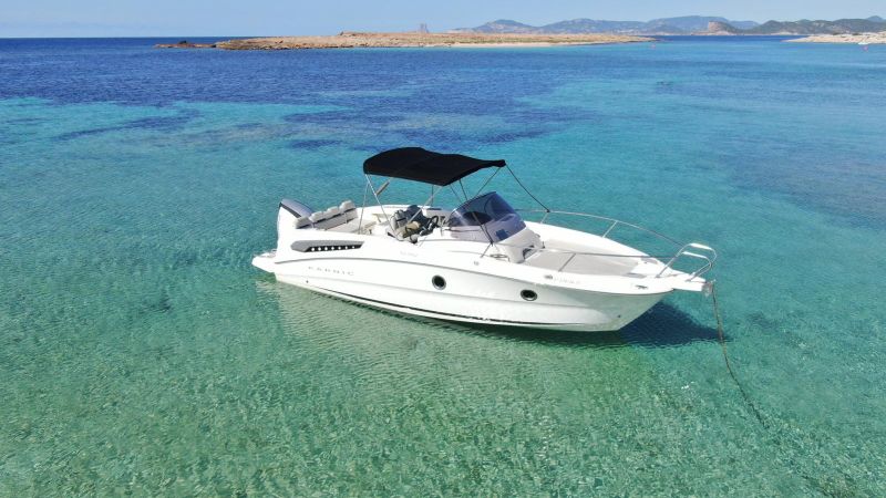 Alquilar BOWRIDERS - KARNIC 702 SL en Ibiza