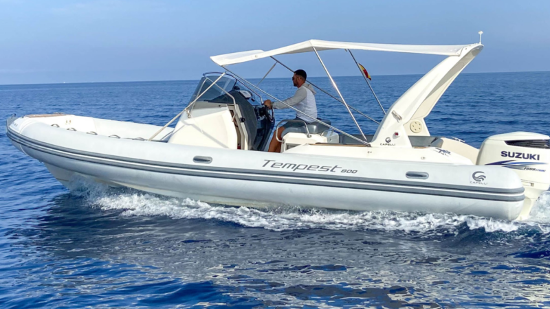 Alquilar SEMIRRíGIDAS - CAPELLI TEMPEST 800 en Ibiza