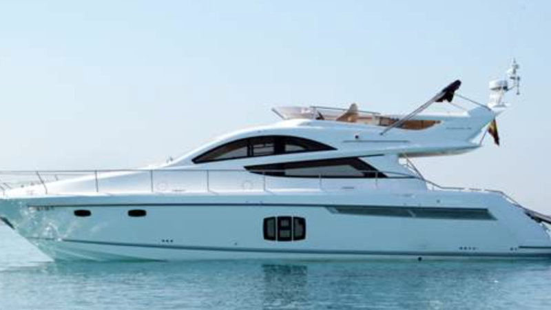 Alquilar YATES - FAIRLINE PHANTOM 48 en Ibiza