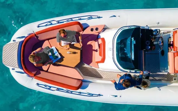 Alquilar SEMIRRíGIDAS - ZODIAC MEDLINE 9 Ibiza