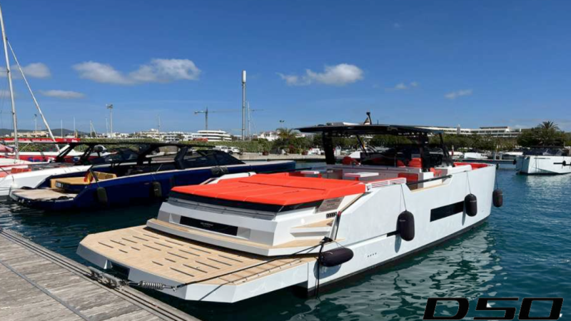 Alquilar WALKAROUNDS - DE ANTONIO DS 50 OPEN en Ibiza